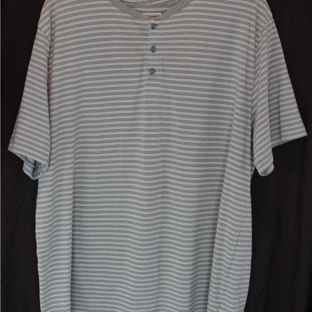 Men's Northface Henley Tee
